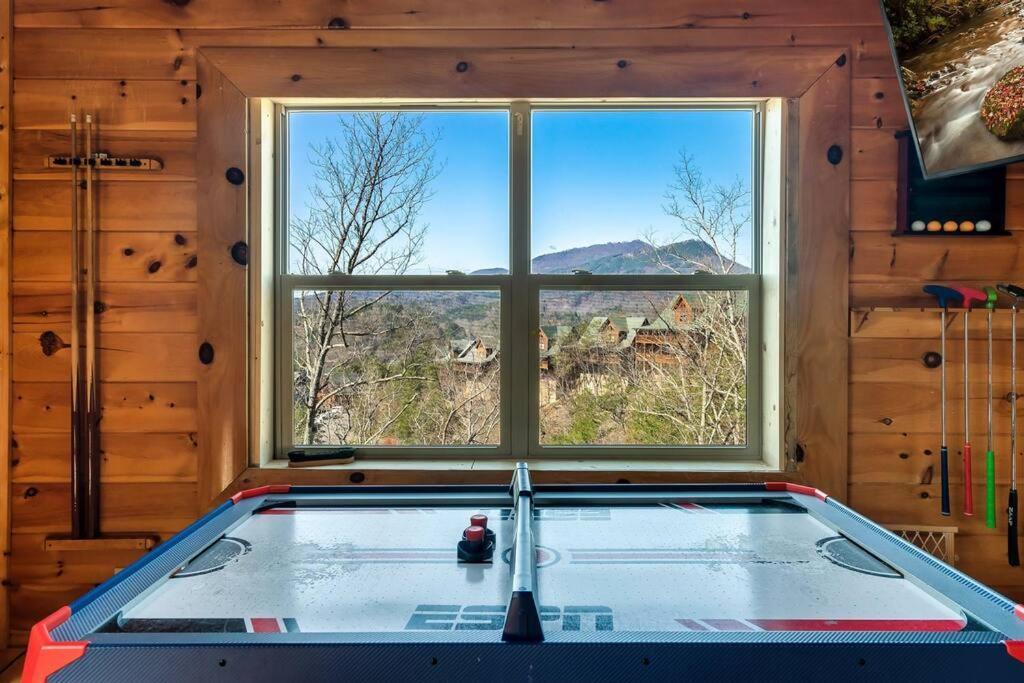 Cabin-N-Smokys! Indoor Resort Pool Views Hot Tub Game Room 塞维尔维尔 外观 照片