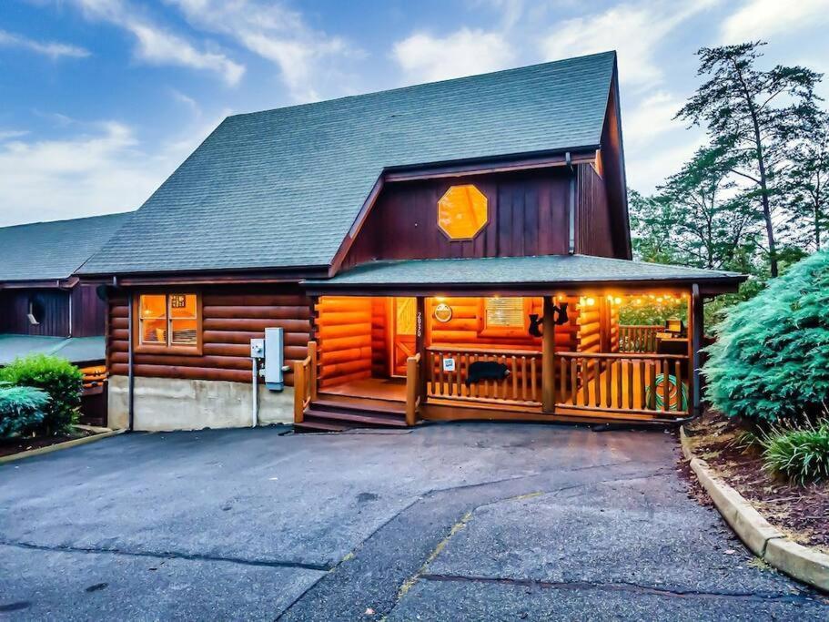 Cabin-N-Smokys! Indoor Resort Pool Views Hot Tub Game Room 塞维尔维尔 外观 照片