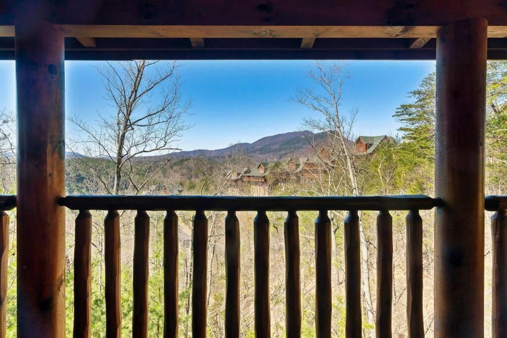 Cabin-N-Smokys! Indoor Resort Pool Views Hot Tub Game Room 塞维尔维尔 外观 照片